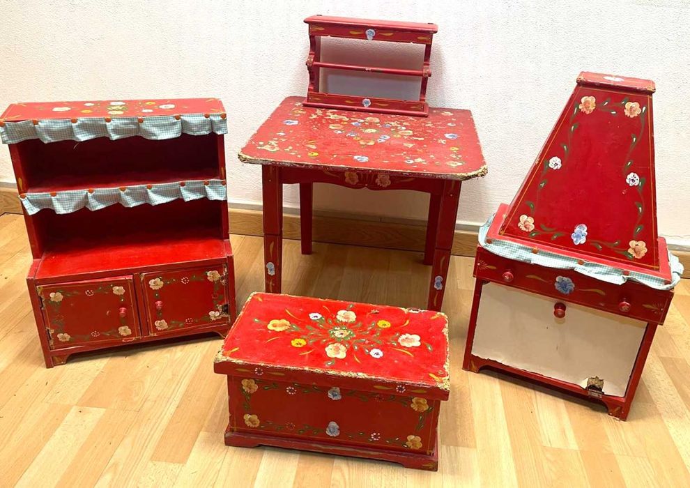 Moveis antigos, casa das bonecas, miniaturas