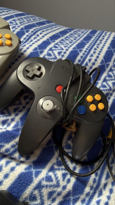 Nintendo 64 + 2 comandos + 4 jogos