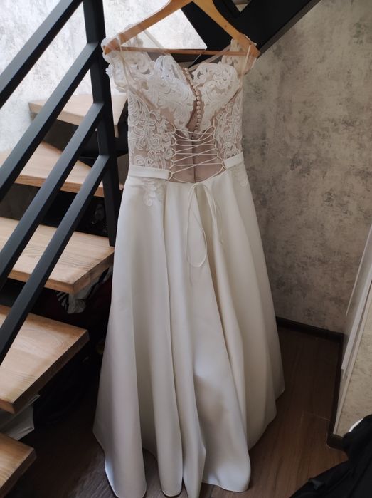 Плаття весільне,