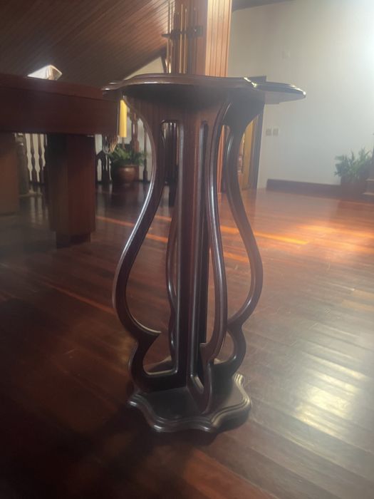 Peça decorativa em bom estado de conservação.