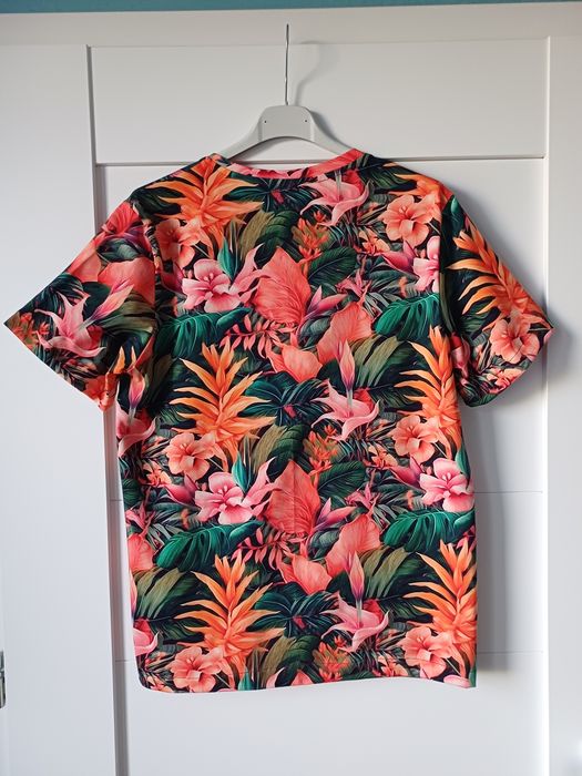 Nowy T-shirt dekolt w serek M, bawełna, handmade