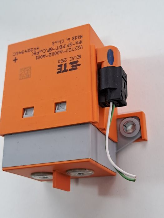 Контактор высоковольтной  батареи V23720-A0002 Mercedes-Benz EQC