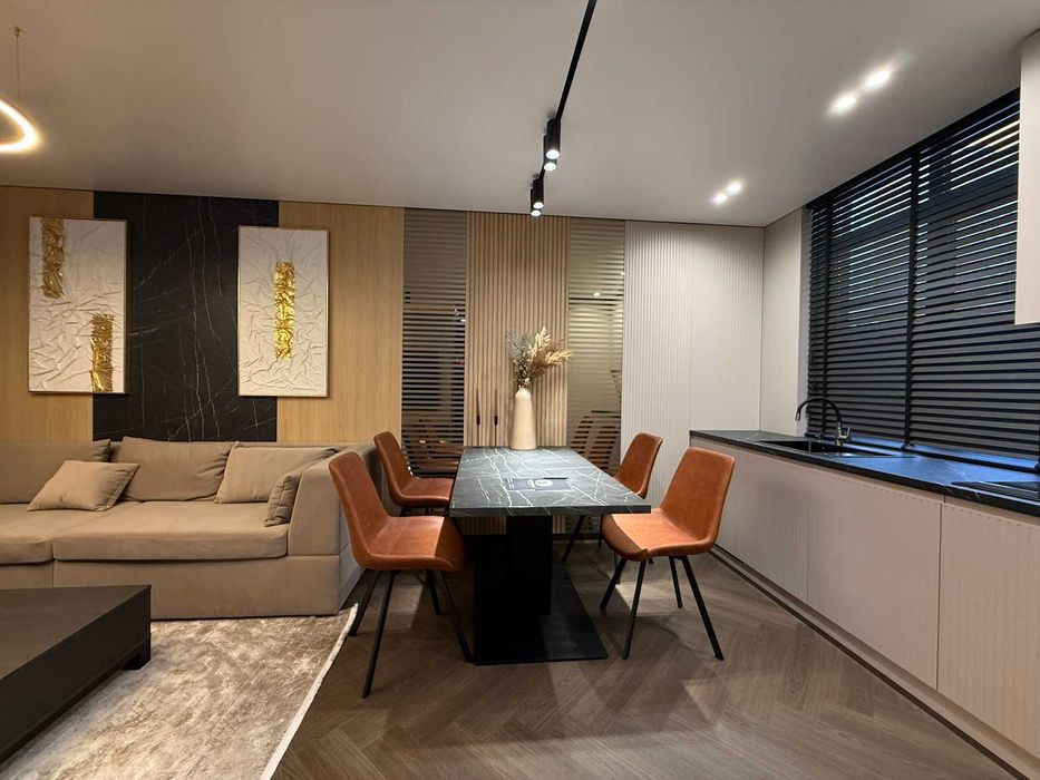 Двокімнатна квартира-студія в центрі міста!!Дизайнерський ремонт!!