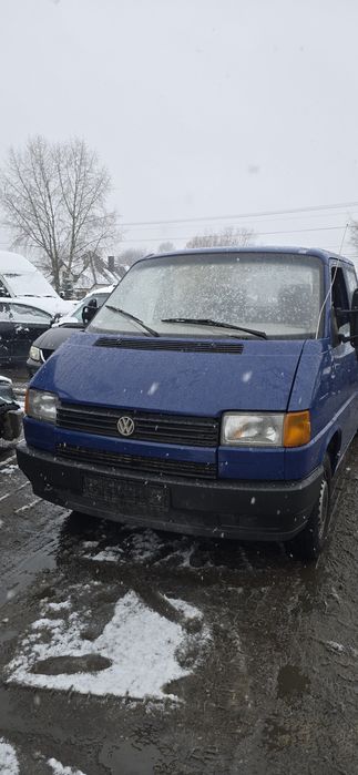 Drzwi zderzak lampa  silnik 2,4   57 kw VW Transporter T4 części