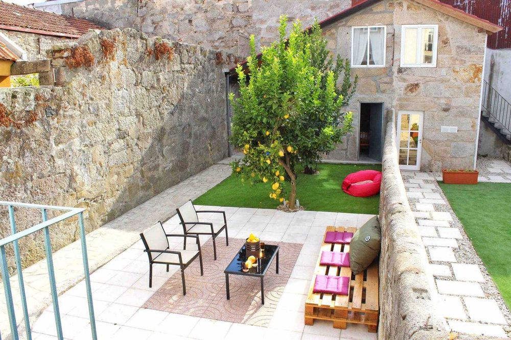 T3 centro do Porto com quintal e anexos