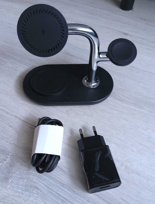 Dual Magnetic 3w1 ładowarka indukcyjna stacja ładująca do iphone Apple