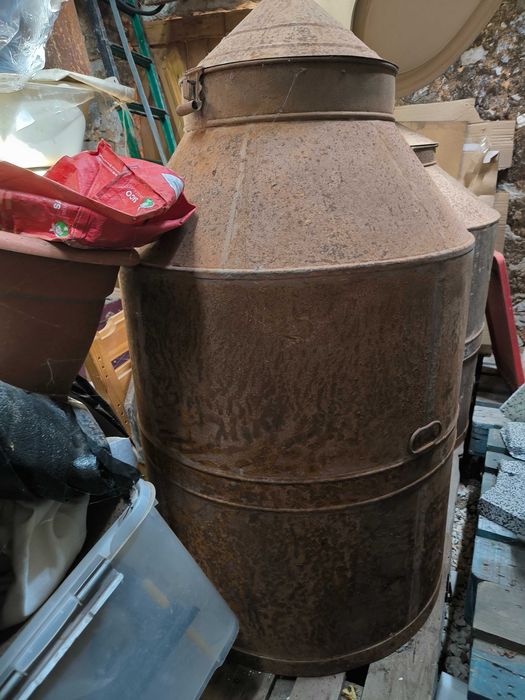 Vasilhas de Azeite de 400 e 500 litros muito antigas