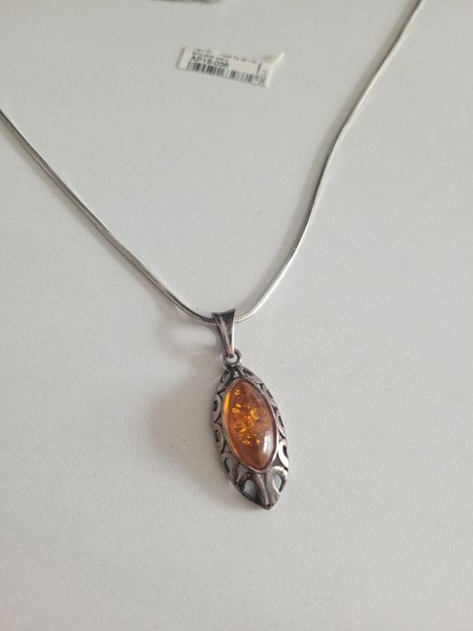 Łańcuszek srebrny pełny zawieszka bursztyn naszyjnik 50cm Apart 925