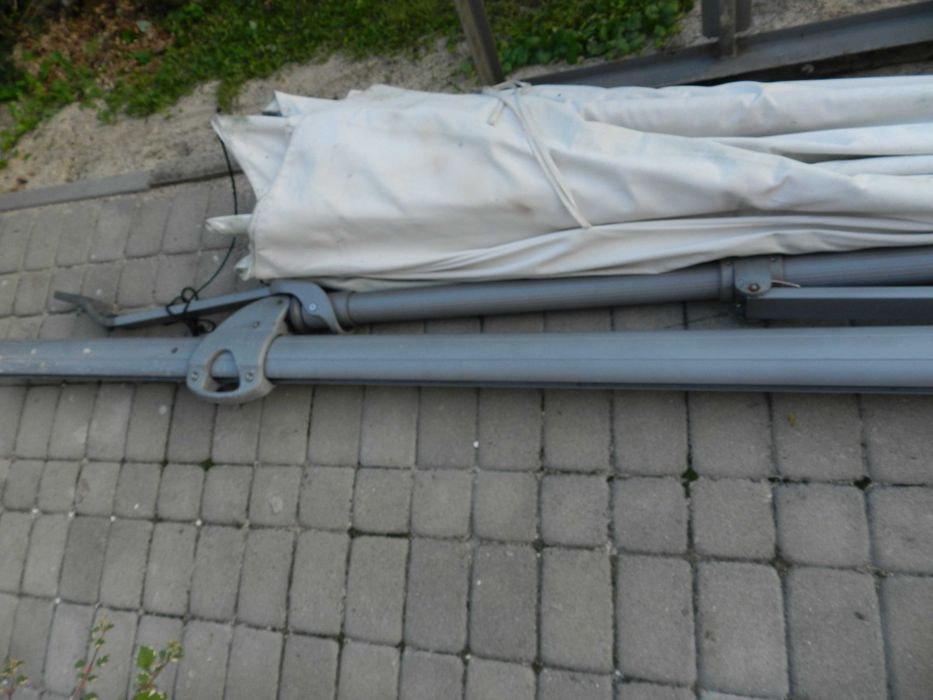 Parasol ogrodowy Glatz z podstawą