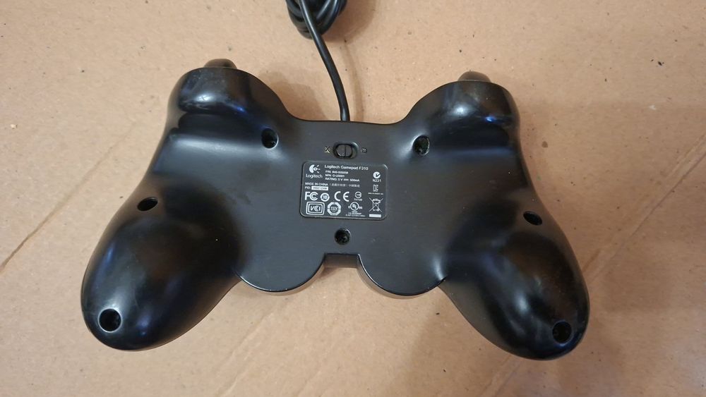 Джойстик   Logitech F310