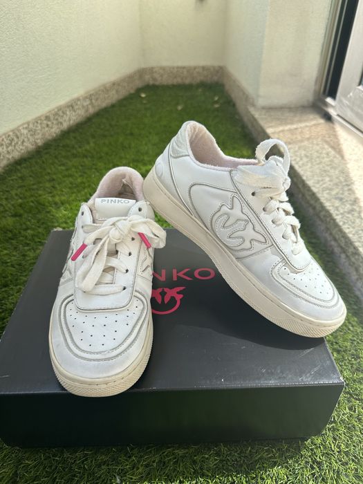 Sapatilhas brancas da Pinko