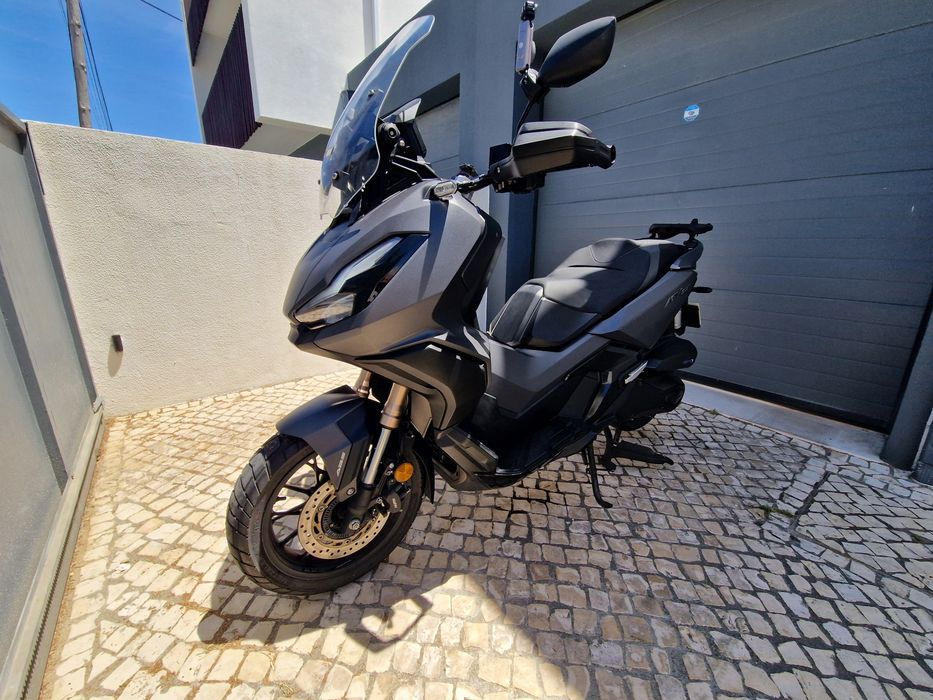 Honda ADV 350 - muito estimada