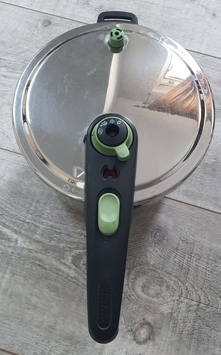 Szybkowar firmy Tefal 6L