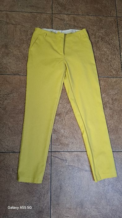 Piękny stylowy garnitur,  taliowana marynarka