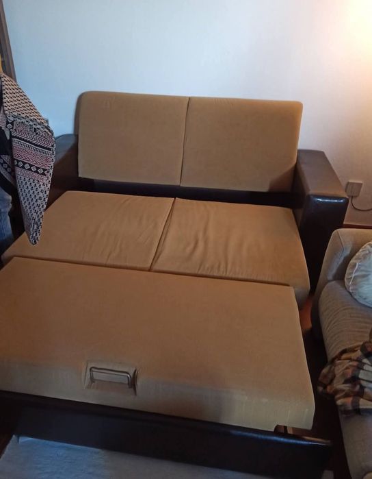 Sofá cama bege e castanho