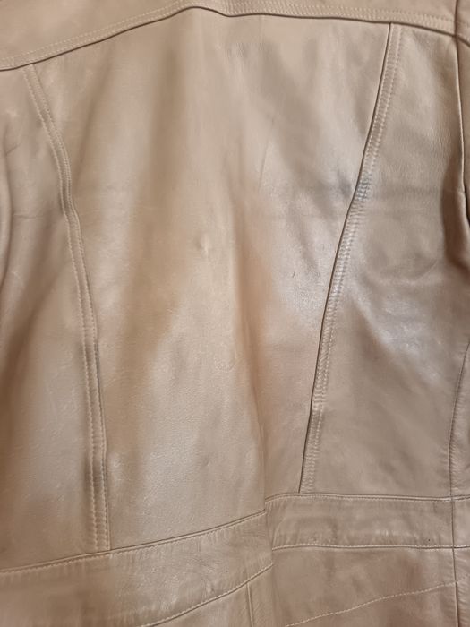 Casaco em pele cor mel