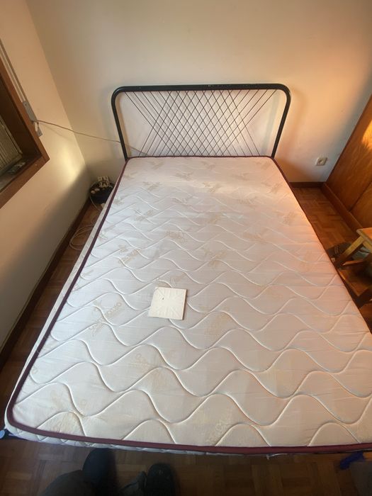 Cama de casal em otimas condições