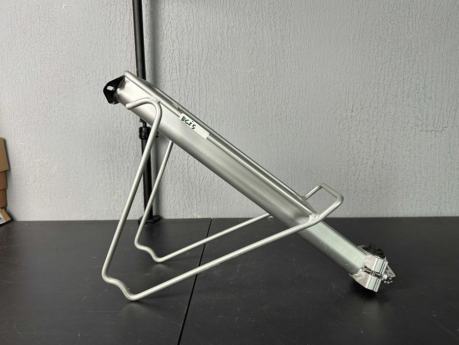 Bagażnik na sztyce ROB YUEH