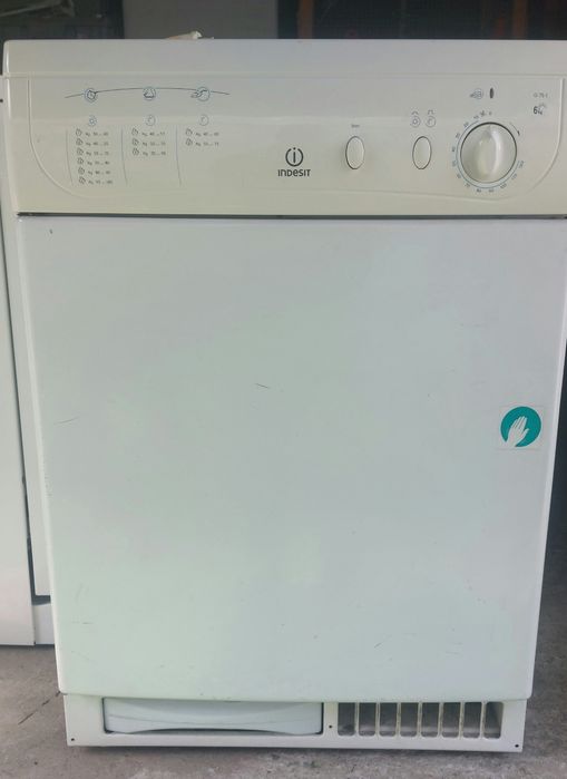 Máquina de secar roupa Indesit