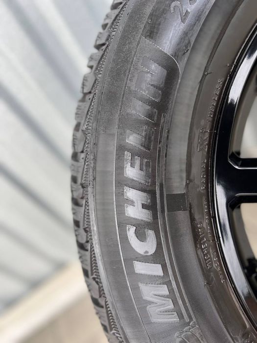 Michelin 235/65R17 Pilot Alpin 5 SUV