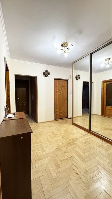 Оренда 3к квартири з газовим інд/опаленням/3 пов/5хв на авто до центру