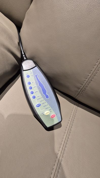 Fotel z masażem rozkładany