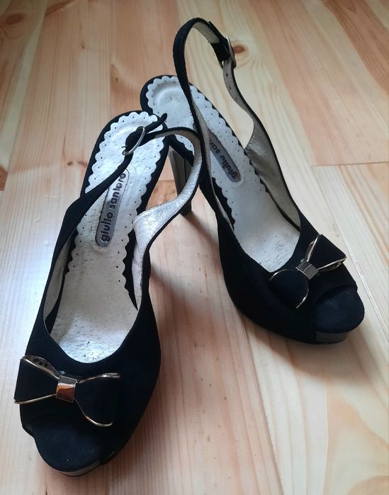 Замшеві босоніжки