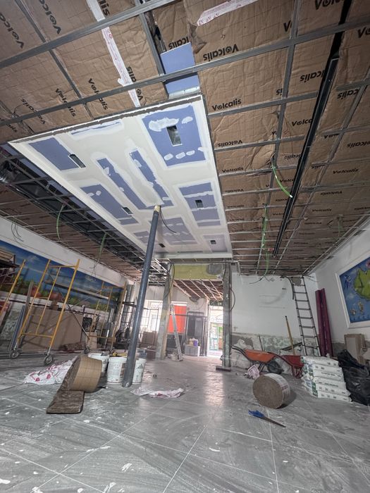 Trabalhos em pladur, tetos, divisórias barramento, pinturas