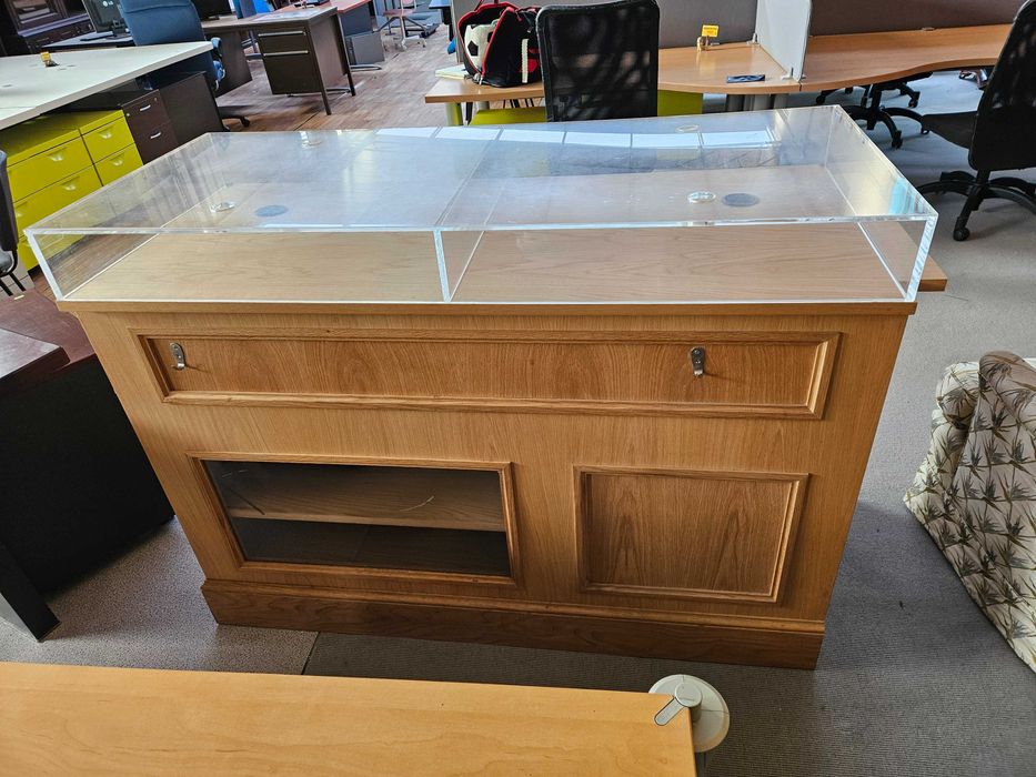 Balcão / Expositor para loja - Em madeira - Bom e