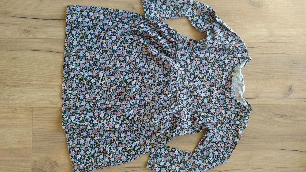 Sukienka 110 w kwiatki kolorowa