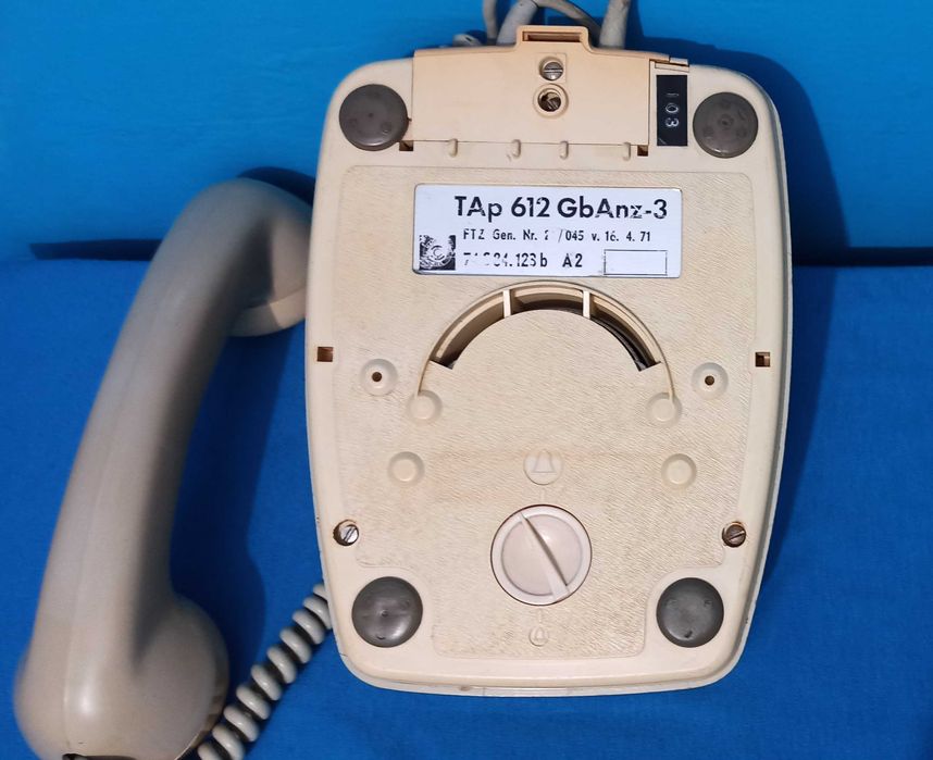 Телефон дисковый TAp 612 GbAnz-3,редкий винтажный