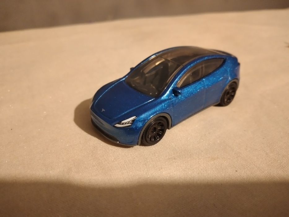 Sprzedam autko Tesla zabawke