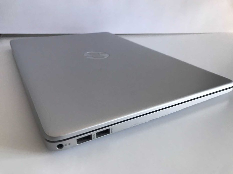 Ноутбук HP Laptop 15-dy1091wm (i3-1005G1 / 16GB / SSD 256GB / 15.6")