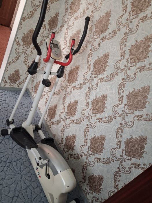 Продам орбитрек.