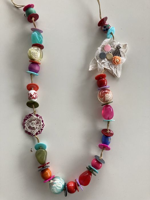 Korale długie kolorowe