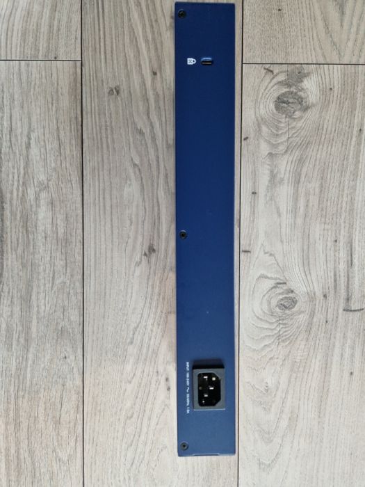 NETGEAR ProSafe 24-Port Gigabit Ethernet Switch JGS524 v2