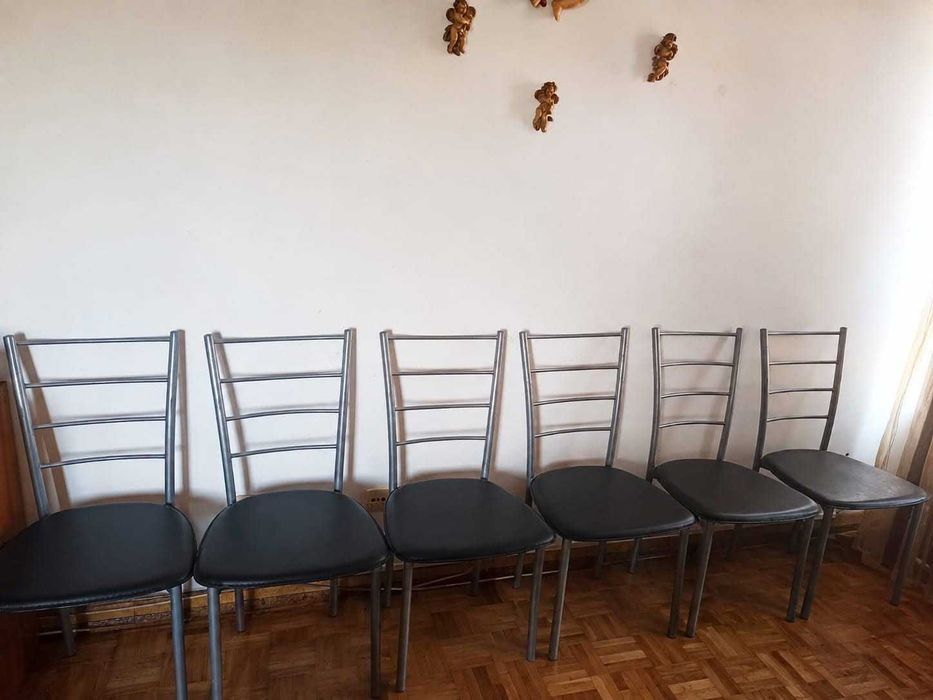 6 cadeiras de cozinha todas por 18,00 euros