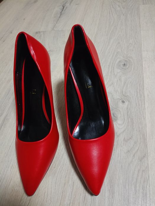 Обувь женская (туфли) (цена за 4 пары)