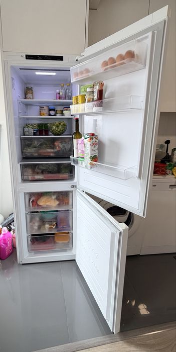 Frigorífico Combinado LG No Frost Inverter – 341L