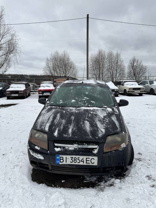 Продам авео газ бенз заводится едет порогов нету машина немного гнилая свет хороший музычка есть едет печка работает звоните будем говорить