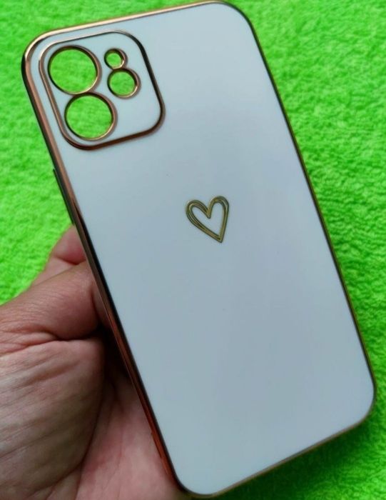 Чехол для iPhone 12