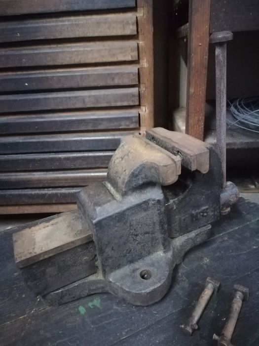 Antigo Torno de Bancada N8.