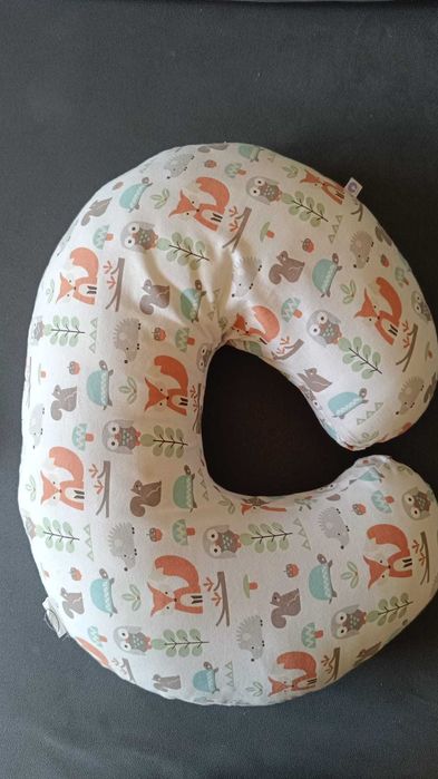 Almofada de amamentação da Chicco semi-nova