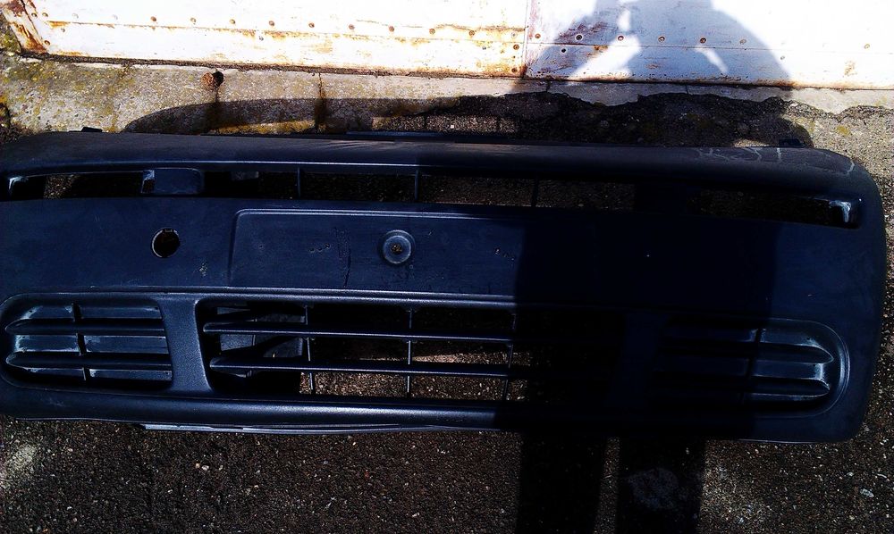 передній бампер Опель Віваро 2002-2014