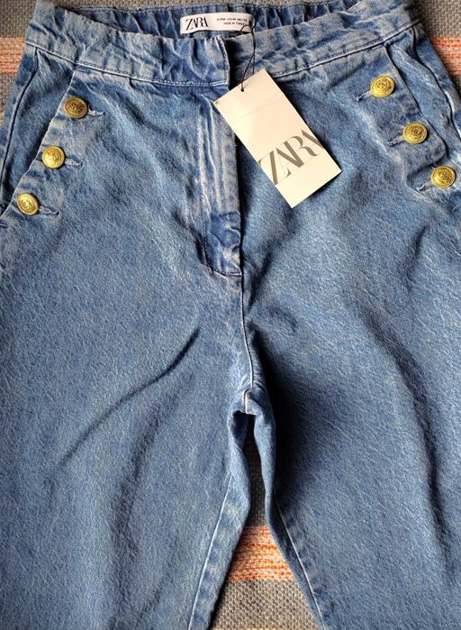 (NOVO) Calças de ganga com botões dourados