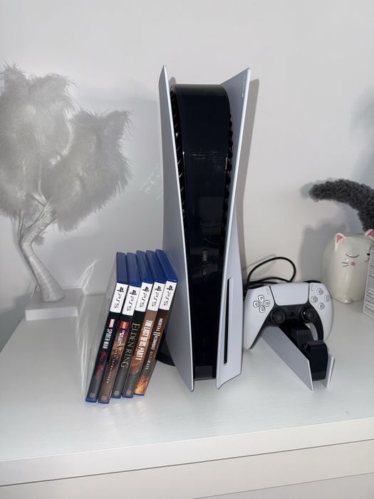 Ps5 825Gb + stacja ładująca Sony + 5 GIER