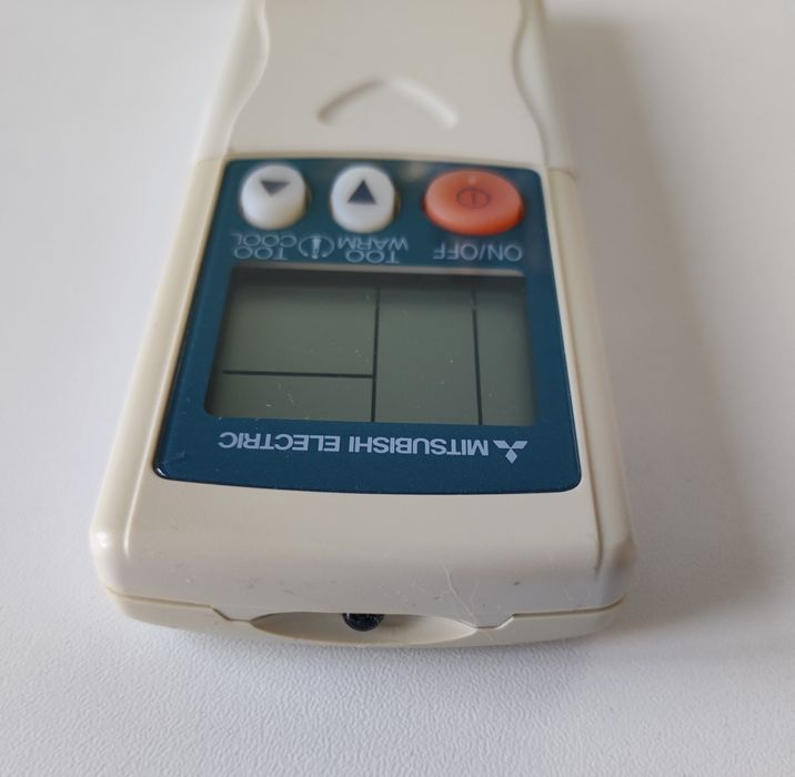 Pilot do klimatyzatora Mitsubishi KF1A w stanie bardzo dobrym