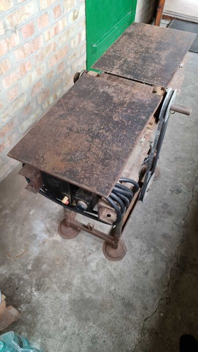 Циркулярный Станок. Деревообрабатывающий станок.