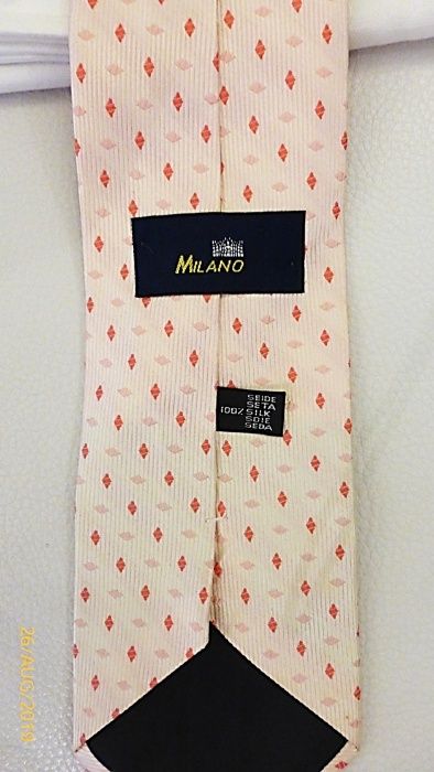 Gravatas de seda novas Preço é para UMA gravata