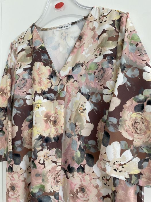 OKAZJA ! Bluzki dwie - jedna  cena /44